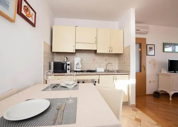 Cozy Bosnjak, Sea View With Terrace Near Opatija Apartament *