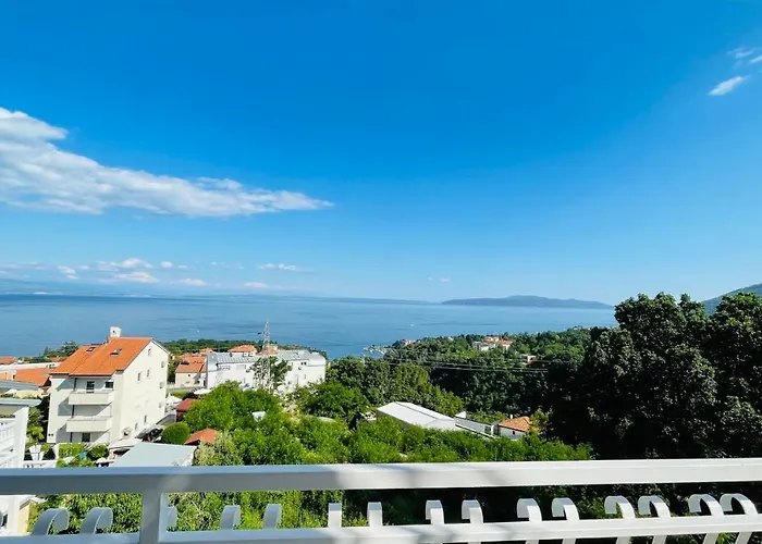 Cozy Bosnjak, Sea View With Terrace Near Opatija Apartament *