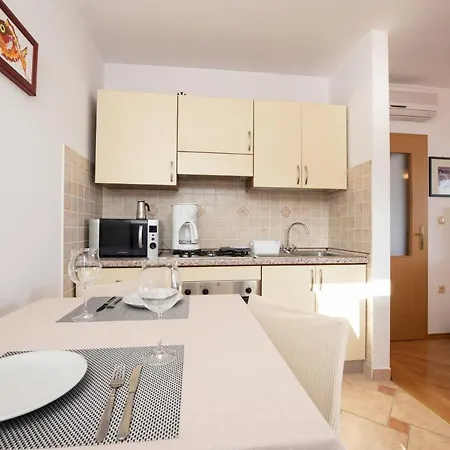 Cozy Bosnjak Near Opatija, With Sea View Terrace, Air Condition, Free Private Parking Apartment *