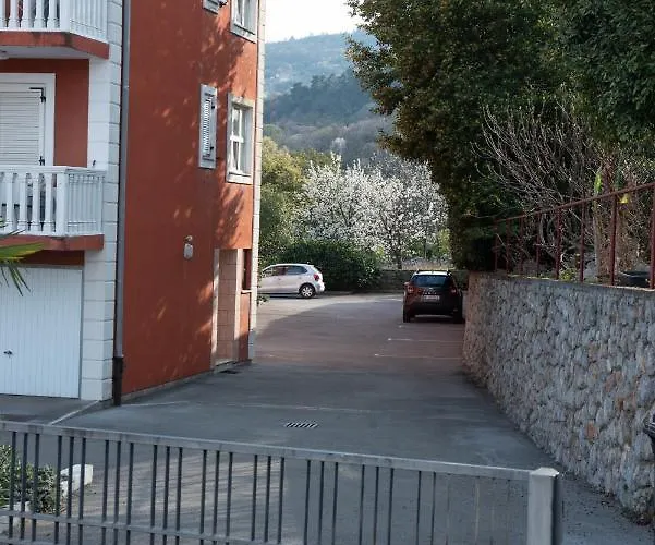 Cozy Bosnjak, Sea View With Terrace Near Opatija Ičići